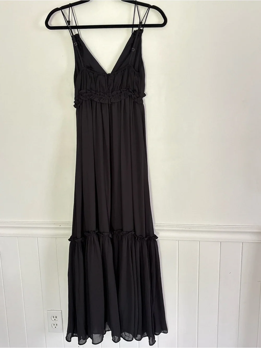 Abercrombie & Fitch Floaty Femme Black Vneck Tiered Maxi Dress Size Small N59